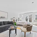 Luxe Studio Ste In Upper East Side With Charming Juliet Balcony