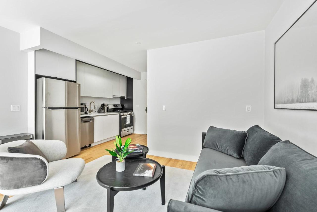Casa de férias Luxe Studio Ste In Upper East Side With Charming Juliet Balcony *